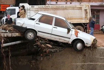 Şanlıurfa ve Adıyaman’daki sel felaketinin çarpıcı kareleri! Ev ve arabalar büyük hasar gördü!