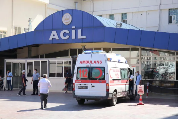 denizlide-kurbanini-keserken-kalp-krizi-geciren-bir-kisi-hayatini-kaybetti-1626771809647.jpg Denizli'de kurbanını keserken kalp krizi geçiren bir kişi hayatını kaybetti-7