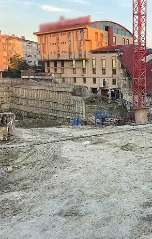 Küçükçekmece’de çöken özel üniversite binasının bilançosu gün ağarınca ortaya çıktı! Uzman isim açıkladı: "Yıkılıp yeniden yapılması gerekir"
