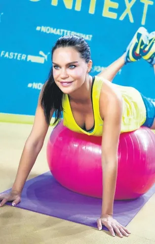 Ebru Şallı eşi Uğur Akkuş'u ele verdi! 'Köprüyü geçene kadardı' dedi açıklamasıyla güldürdü