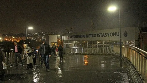 Metro istasyonunda raylara düşen kadın yaralandı
