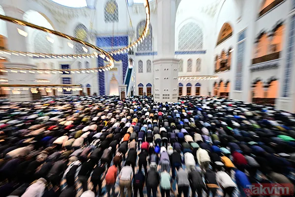 Dua ve tövbelerin kabul edildiği kutlu gecede eller semaya açıldı! İşte Türkiye'den Kadir Gecesi'ne özel kareler... - 10