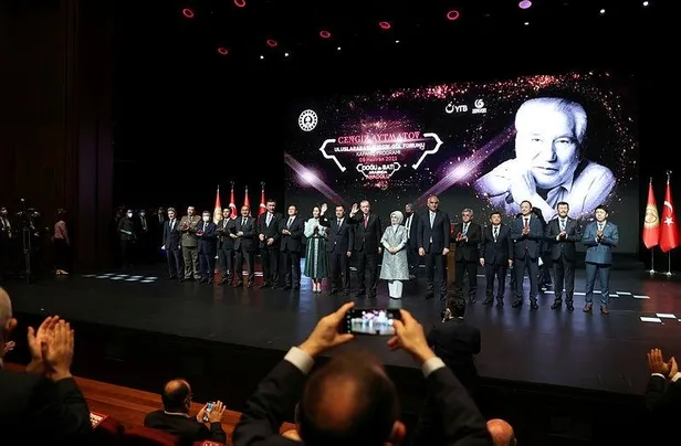 Son dakika: Başkan Erdoğan: "Fikir adamlarımız yeniden yükseliş için bize yol gösteriyor"-6