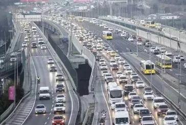 Bayram tatili sonrası İstanbul dönüşü trafik kilit!