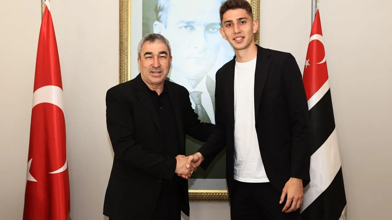 Demir Ege Tıknaz’ın sözleşmesi uzatıldı