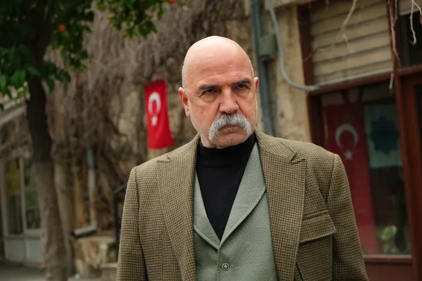 bir-zamanlar-cukurova-129-bolum-2-fragmani-yayinlandi-hayatimdan-defolup-gidene-kadar-seninle-ugrasacagim-1647891832846.jpg Bir Zamanlar Çukurova 129. bölüm 2. fragmanı yayınlandı: “Hayatımdan defolup gidene kadar seninle uğraşacağım”-5