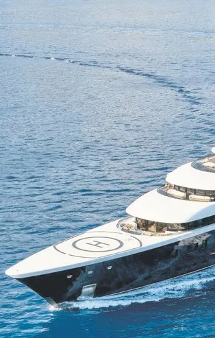 Avustralyalı kumarbaz James Packer lüks yatıyla Bodrum'a demir attı