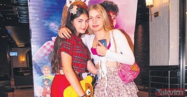 Aleyna Tilki kardeşi Ayça Tilki'nin doğum gününde coştu! Kalça dansı yaptı o anlarını annesi Havva Öztel yayınladı! Babası ise... - 9