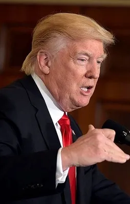 Trump'tan göçmen karşıtı kararnameye onay!