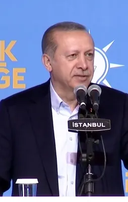 Erdoğan'ın okuduğu şiir gençleri coşturdu