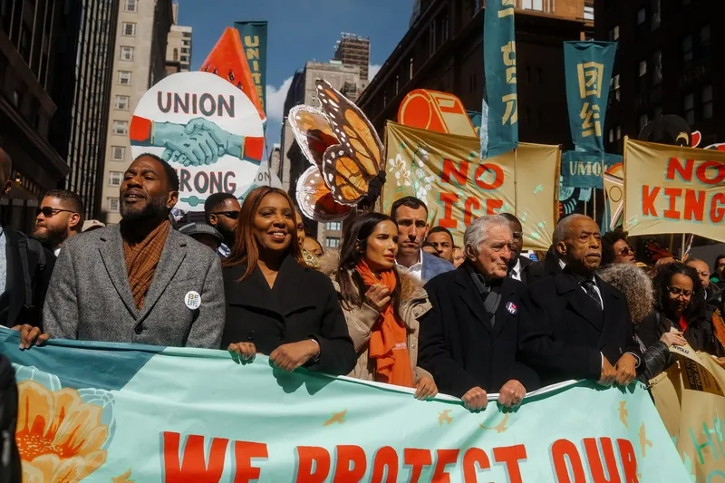 'Krallara Hayır' protestoları ABD'yi sardı: Hedefte Trump var-12