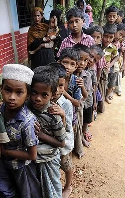 87 bin Arakanlı Müslüman yerinden edildi