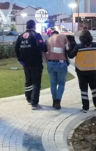 “Dövmeni göstererek niye hava atıyorsun?" kavgasında kan aktı