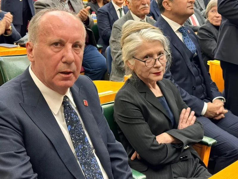 takvim-chp-koridorlarina-daldi-ozgur-ozel-imamogluna-sah-cekti-tarhanla-denge-kuracak-3-isimle-partiyi-dizayn-1774445652952.jpeg Takvim CHP koridorlarına daldı! Özgür Özel İmamoğlu'na "şah" çekti: Tarhan'la denge kuracak 3 isimle partiyi dizayn edecek-3