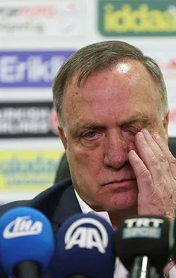 Dick Advocaat hakemi hedef aldı!