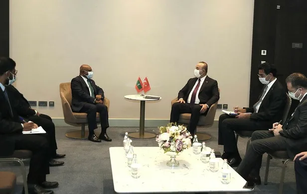 Son dakika: Dışişleri Bakanı Mevlüt Çavuşoğlu, Nijer'de Maldivler ve Çadlı mevkidaşlarıyla görüştü-2