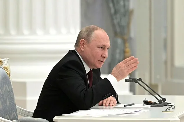 Putin'in işgal gibi kararı tüm dünyada manşetlerde: "Putin, dünyanın zamanda geriye yolculuk yapmasını istiyor"