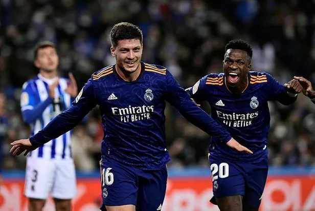 galatasaray-sirp-yildizin-transferi-icin-resmen-dugmeye-basti-aslanda-luka-jovic-harekati-1639767817422.jpeg Galatasaray, Sırp yıldızın transferi için resmen düğmeye bastı! Aslan'da Luka Jovic harekatı-2