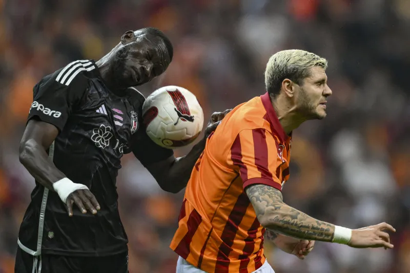 Mert Günok'un Galatasaray - Beşiktaş derbisinde gördüğü kırmızı kart doğru mu? İşte o yorum - 4