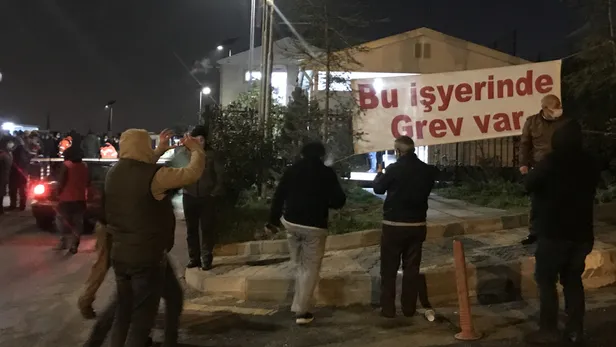 chpli-maltepe-belediyesinde-isciler-greve-basladi-1614033552240.jpg