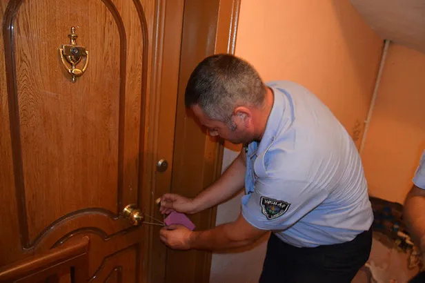 Tanınan süre doldu! Avcılar’daki riskli binada daireler mühürleniyor-1