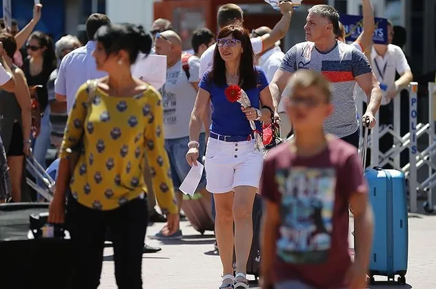 Rus medyası duyurdu! Milyonlarca Rus turist Türkiye'ye akın edecek