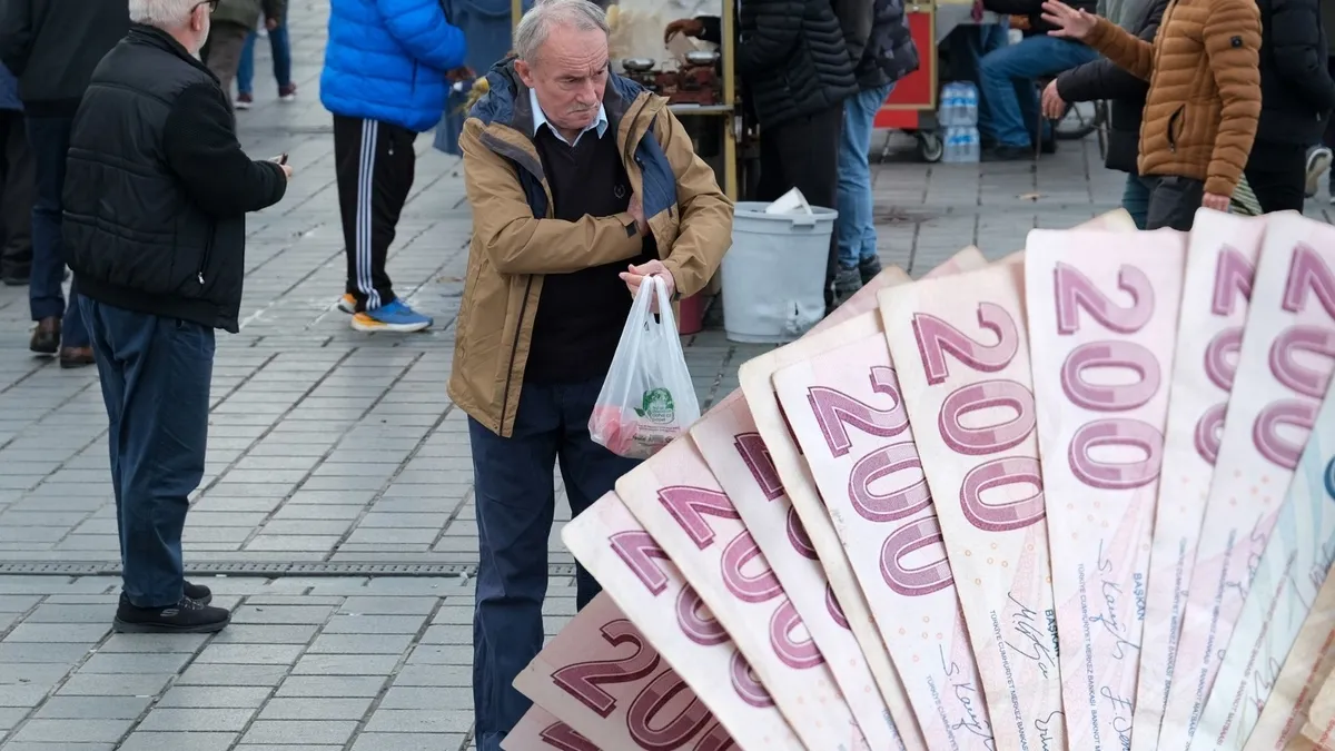 emekli-maaslari-icin-ikinci-zam-tahmini-en-dusuk-maas-ne-olacak-1786693538207.jpg Emekli maaşları için ikinci zam tahmini geldi! SSK ve Bağ-Kur emeklileri ne kadar alacak? TAKVİM tek tek hesapladı-5
