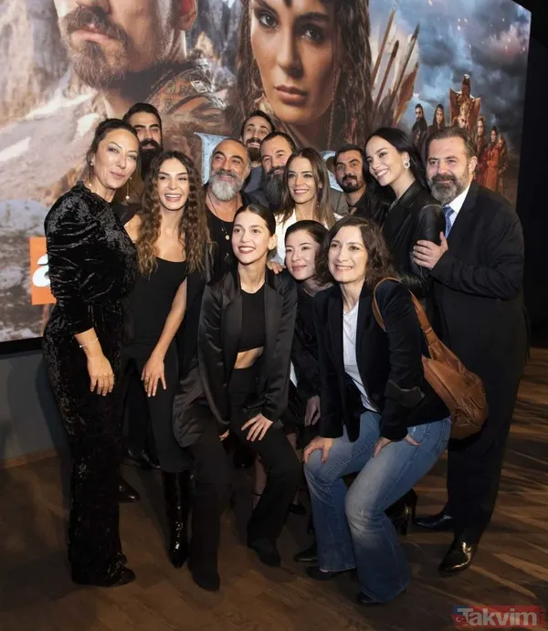 Ebru Şahin Destan dizisi ile hayalini gerçekleştirdi! Takvim.com.tr Destan dizisi galasında işte oyuncular ile çok renkli anlar... - 3
