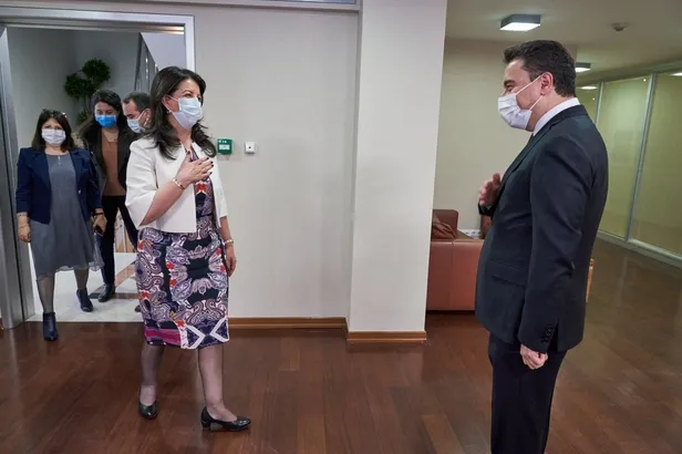 hdpnin-yeni-esiri-ali-babacan-mi-deva-partisi-genel-kurucular-kurulu-uyesi-yildirimdan-babacana-cok-sert-elestiri-1613652019300.jpeg HDP'nin yeni esiri Ali Babacan mı? Partinin Kurucular Kurulu Üyesi Musa Malik Yıldırım'dan zehir zemberek sözler-4