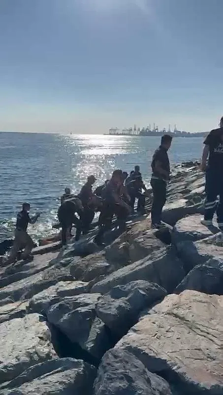 Avcılar'da denizde erkek cesedi bulundu! Kimliği belli oldu-3