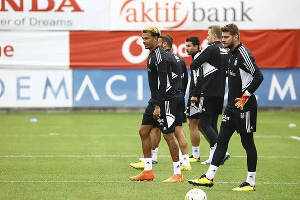 fenerbahce-o-listede-ilk-2de-super-ligde-sasirtan-istatistik-1664359694804.jpg Fenerbahçe o listede ilk 2'de! Süper Lig'de şaşırtan istatistik-4