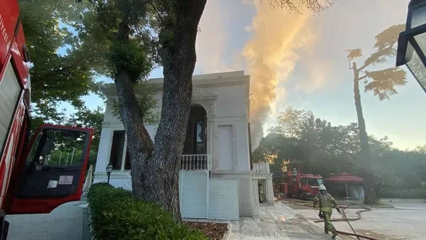 yildiz-parki-icerisinde-bulunan-tarihi-cadir-koskunde-yangin-1690518668884.jpeg Yıldız Parkı içerisinde bulunan tarihi Çadır Köşkü'nde yangın-5