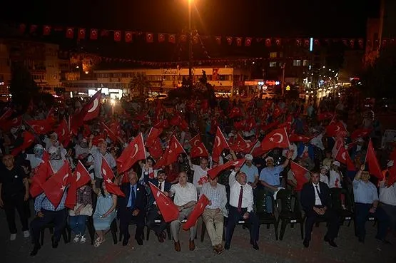 Türkiye Demokrasi Nöbeti'nde meydanları doldurdu-15