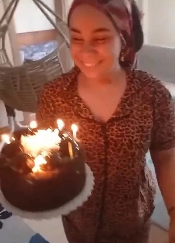 diyarbakir-cop-posetinde-cesedi-bulunan-sumeyyenin-esinin-dogum-gununde-cekilen-goruntusu-ortaya-cikti-1766840576531.jpeg Sümeyye Durgun (DHA)