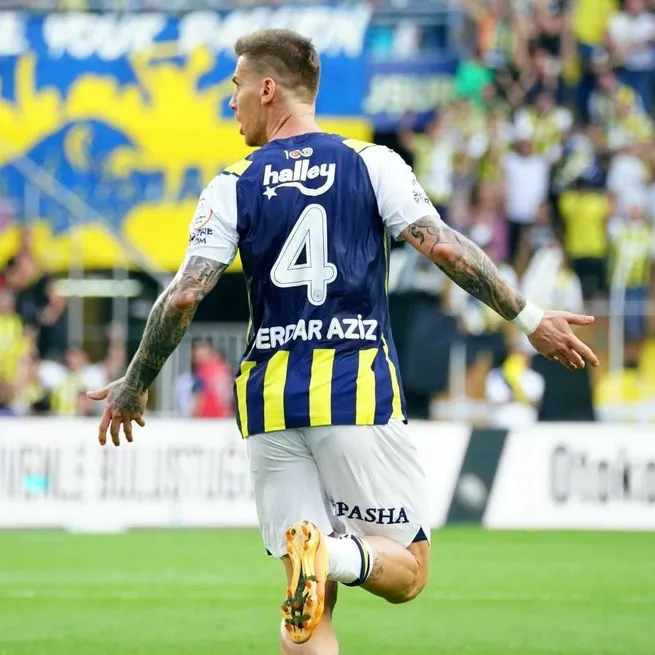 Serdar Aziz Mourinho’yu bekliyor!