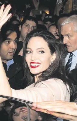 Yeni aşkı emlakçı