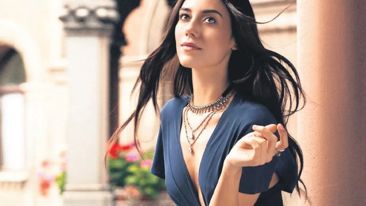 Cansu Dere’yi utandıran aşk sorusu! ’’Mecburiyetim yok’’