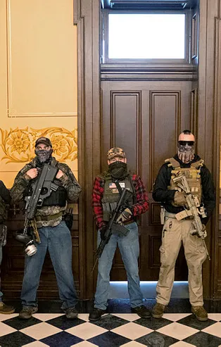 Son dakika: Dünya ABD'yi konuşuyor! Silahlı protestocular Michigan Eyalet Meclisi'ni bastı!