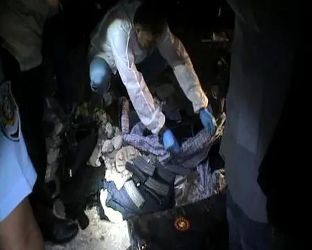 Sümeyye Erdoğan'ın korumalarının silahlarını çalan şahıslar yakalandı-1