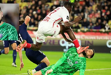Monaco - PSG maçında korkunç olay! Donnarumma’nın yüzü kanlar içerisinde kaldı