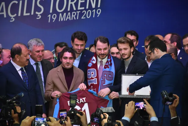 Bakan Albayrak, baba ocağı Dernekpazarı’nda halka seslendi-2