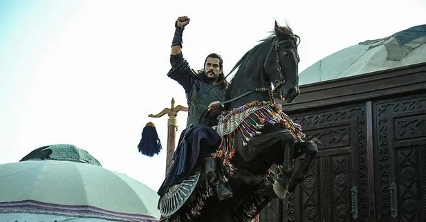 Kuruluş Osman’ın yıldızı Burak Özçivit'e yeni yaşında kutlama mesajı yağdı! Fahriye Evcen'in jesti çok konuşuldu...