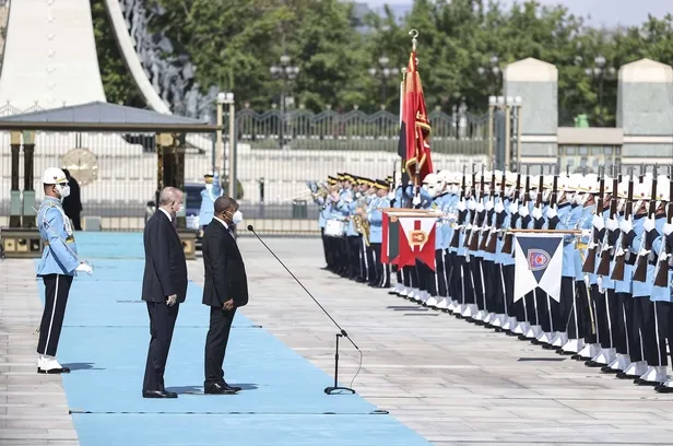 Son dakika: Angola Cumhurbaşkanı Joao Manuel Gonçalves Laurenço Türkiye'de! Başkan Erdoğan törenle karşıladı-3