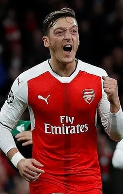 Mesut Özil'den "hat-trick"