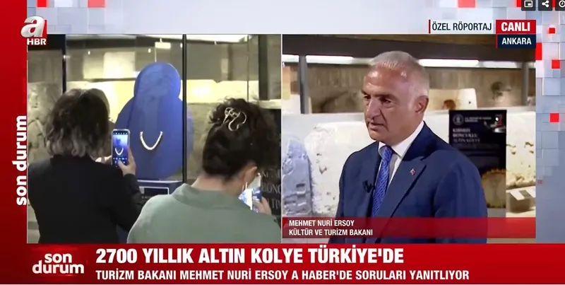 2-bin-700-yillik-bintepeler-kolyesi-nasil-turkiyeye-getirildi-bakan-mehmet-nuri-ersoy-hikayesini-anlatti-1727273942249.jpg 2 bin 700 yıllık Bintepeler Kolyesi nasıl Türkiye'ye getirildi? Bakan Mehmet Nuri Ersoy hikayesini anlattı-3