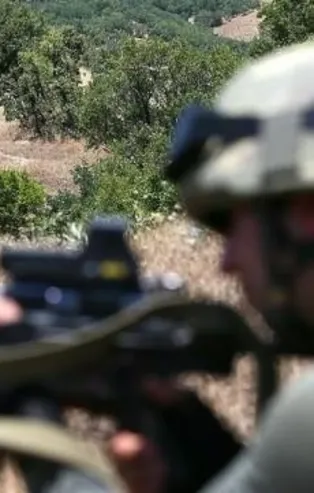 Özel harekat polisinin kanı yerde kalmadı