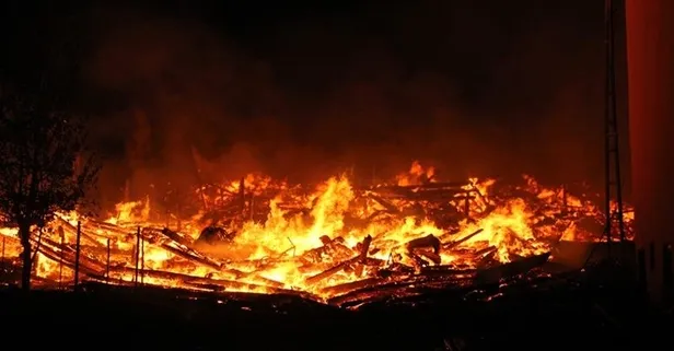 Kastamonu Taşköprü'de yangın: 2 katlı ev kullanılamaz hale geldi