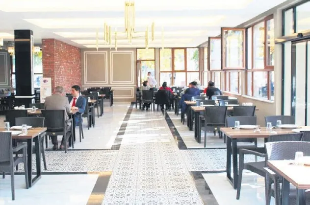 CHP'li Safranbolu Belediye Başkanı Elif Köse kendi sosyal tesislerinde yemekten zehirlendi