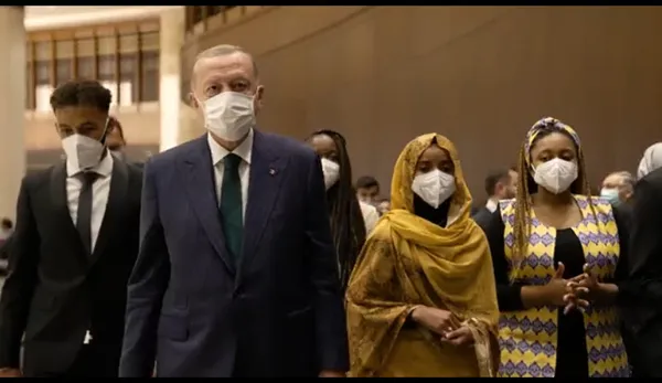 baskan-recep-tayyip-erdogan-paylasti-cadli-bir-genc-soyledi-daha-adil-bir-dunya-icin-biz-variz-1639847839990.jpg Başkan Recep Tayyip Erdoğan paylaştı: Çadlı bir genç söyledi: Daha adil bir dünya için biz varız-7