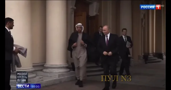 vladimir-putin-usudugu-icin-birlesik-arap-emirlikleri-devlet-baskani-al-nahyana-montunu-verdi-1665577378525.jpg
